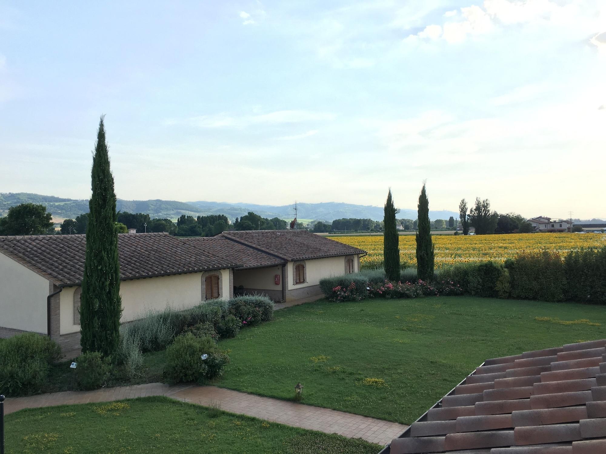 Agriturismo Le Rondini Di Francesco Di Assisi Cannara Екстер'єр фото