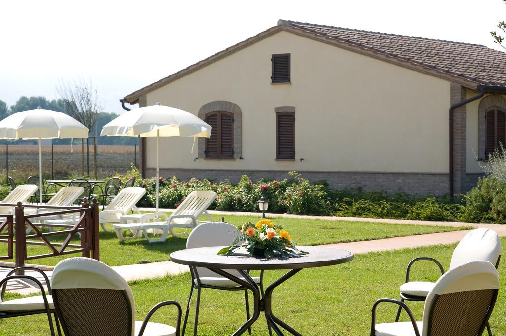 Agriturismo Le Rondini Di Francesco Di Assisi Cannara Екстер'єр фото
