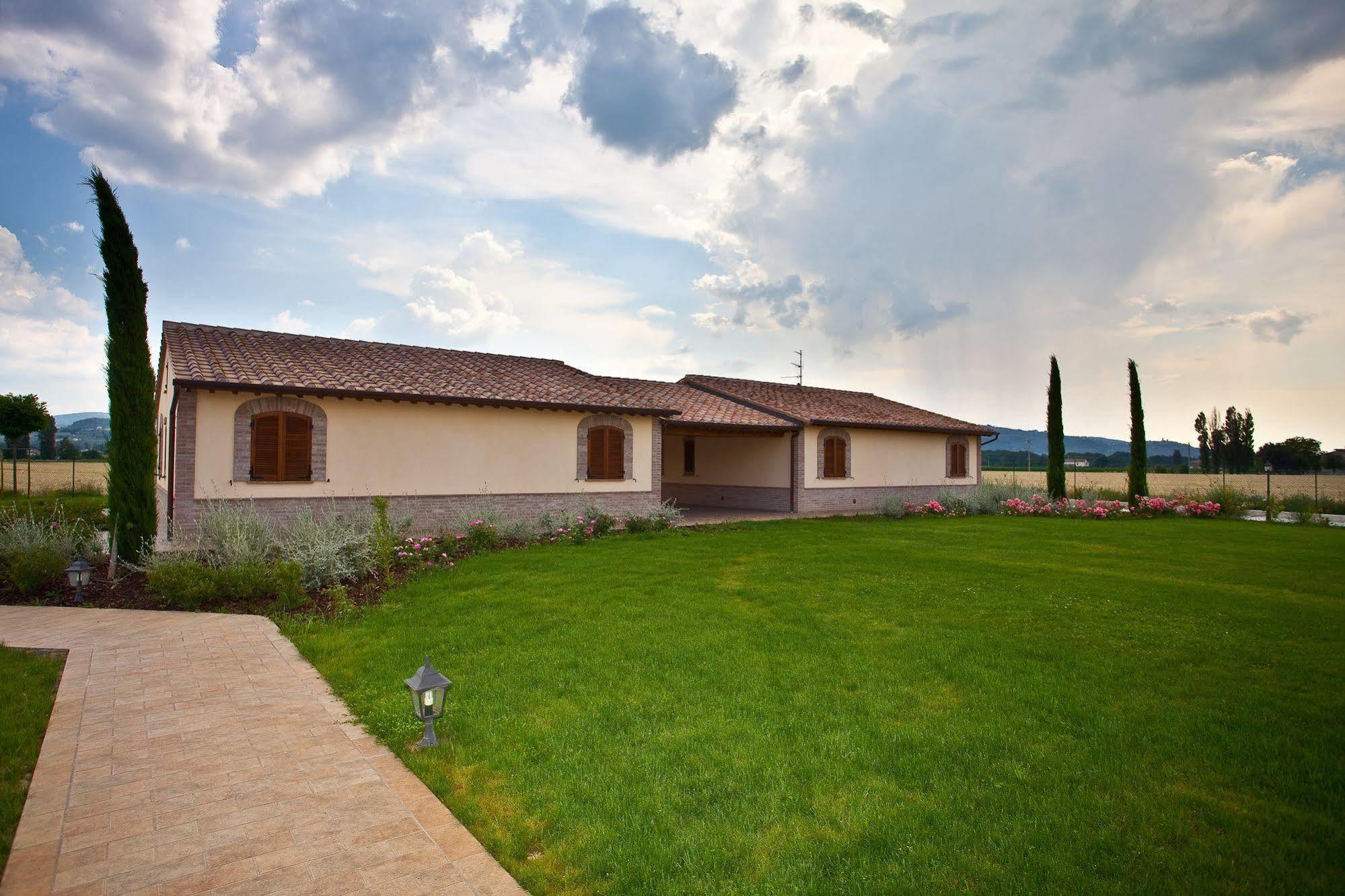 Agriturismo Le Rondini Di Francesco Di Assisi Cannara Екстер'єр фото